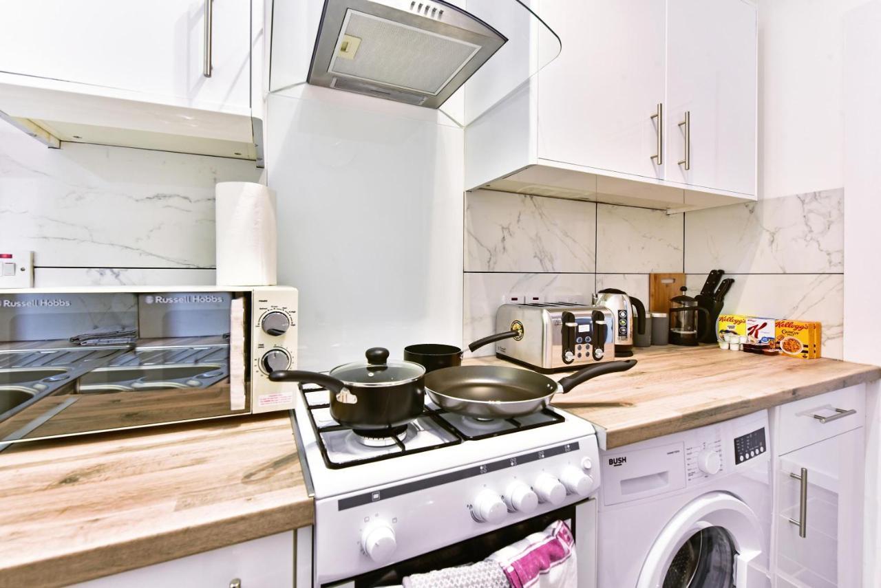 West Ealing Serviced Apts- 2 Bedroom 2 Bath Parking Near Station With Off Street Parking By 360Stays Dış mekan fotoğraf