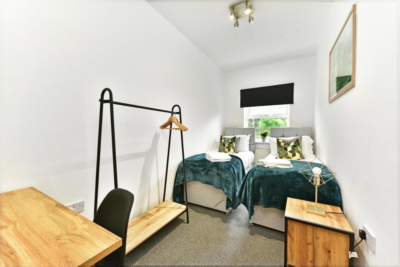 West Ealing Serviced Apts- 2 Bedroom 2 Bath Parking Near Station With Off Street Parking By 360Stays Dış mekan fotoğraf