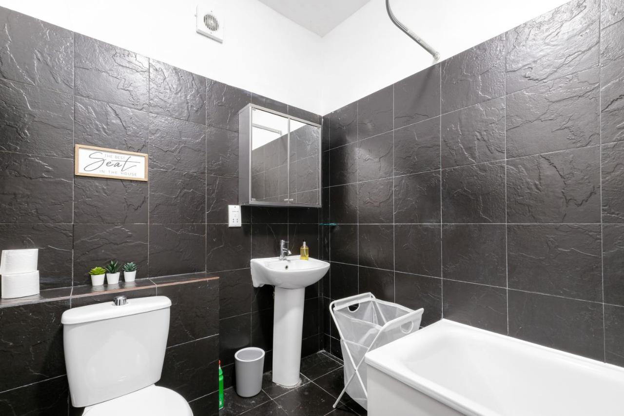 West Ealing Serviced Apts- 2 Bedroom 2 Bath Parking Near Station With Off Street Parking By 360Stays Dış mekan fotoğraf